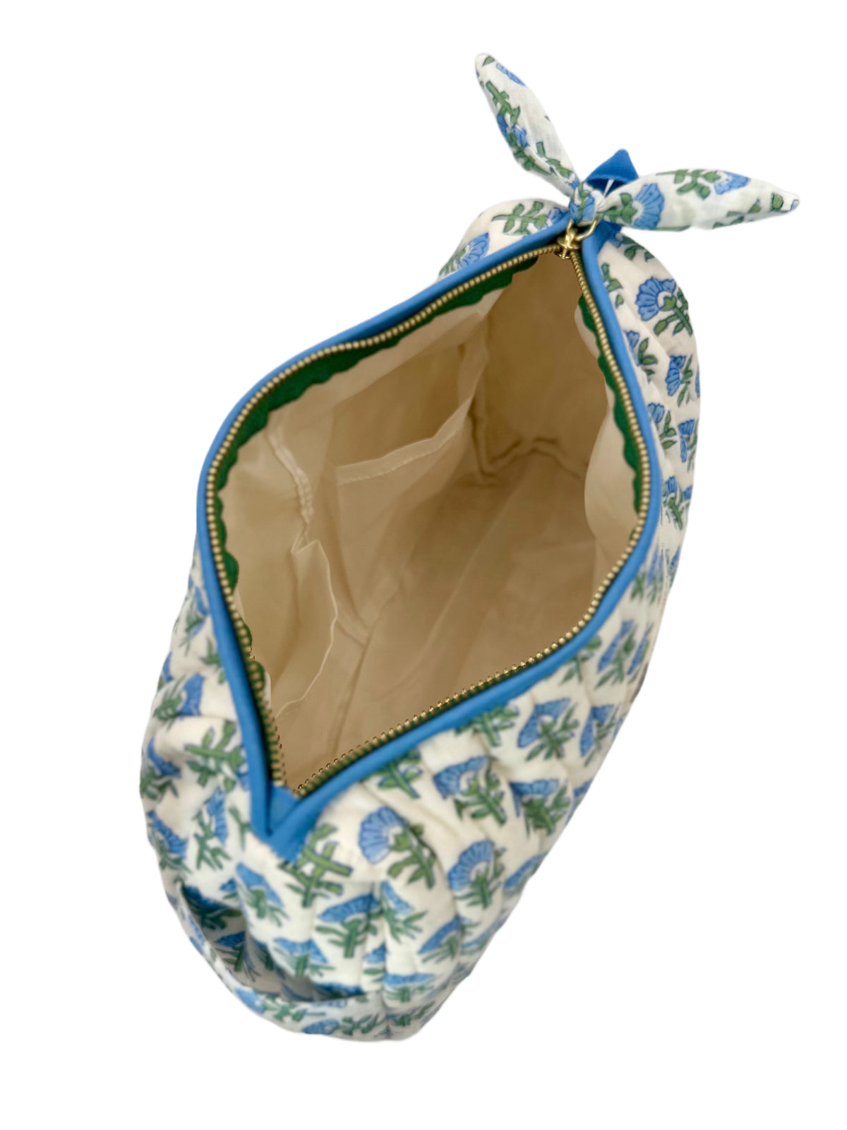 Picture showing the inner of the Two Paisleys Quilted Wash Bag 