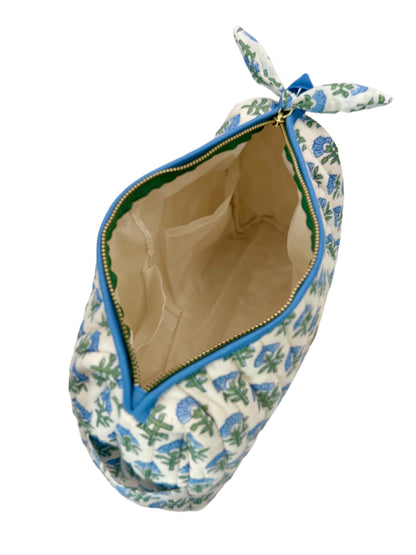 Picture showing the inner of the Two Paisleys Quilted Wash Bag 