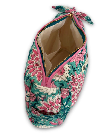 Picture showing the inner of the Two Paisleys Quilted Wash Bag 