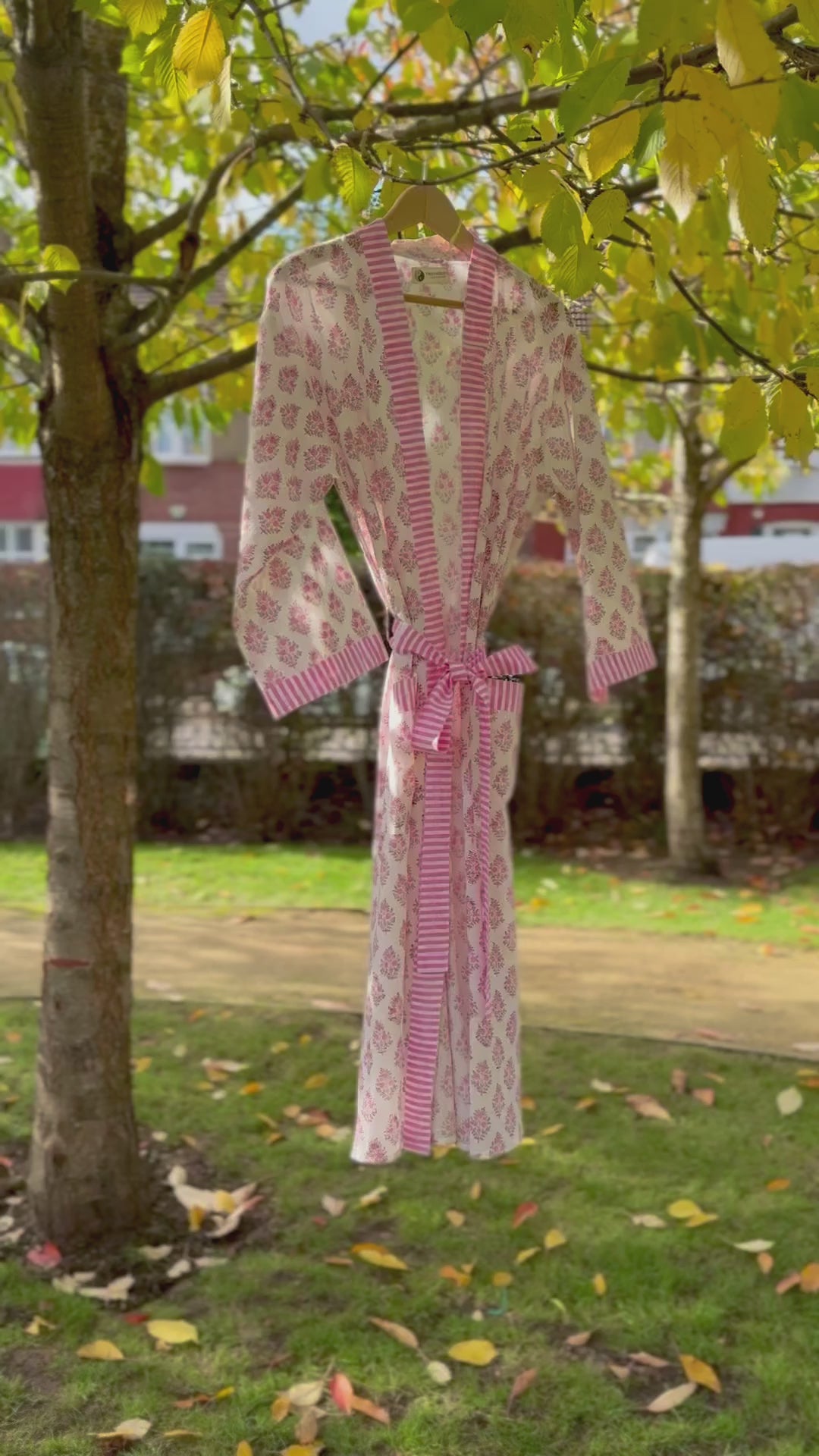 Movie showing details of the vintage floral block print dressing gown